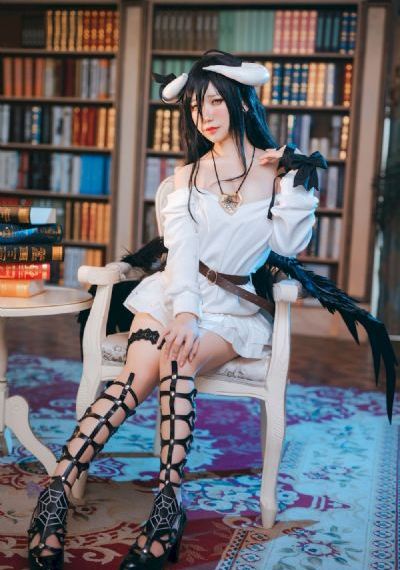 撞击成熟美妇老师后臀