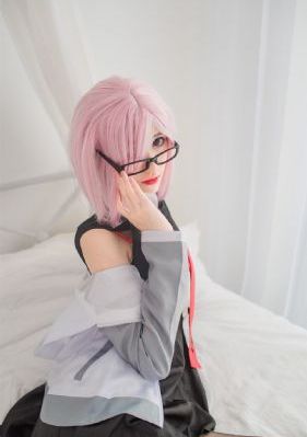 健身房里被教练c到呻吟男女视频